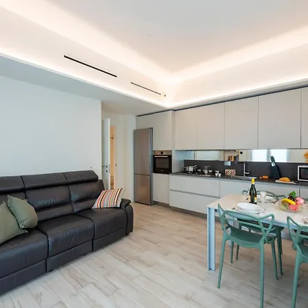 Cozy Flat In - Happy