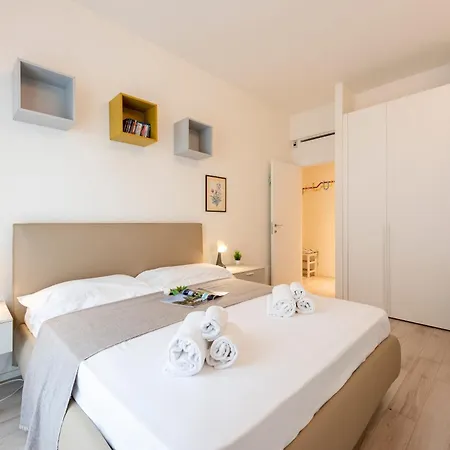 Cozy Flat In - Happy